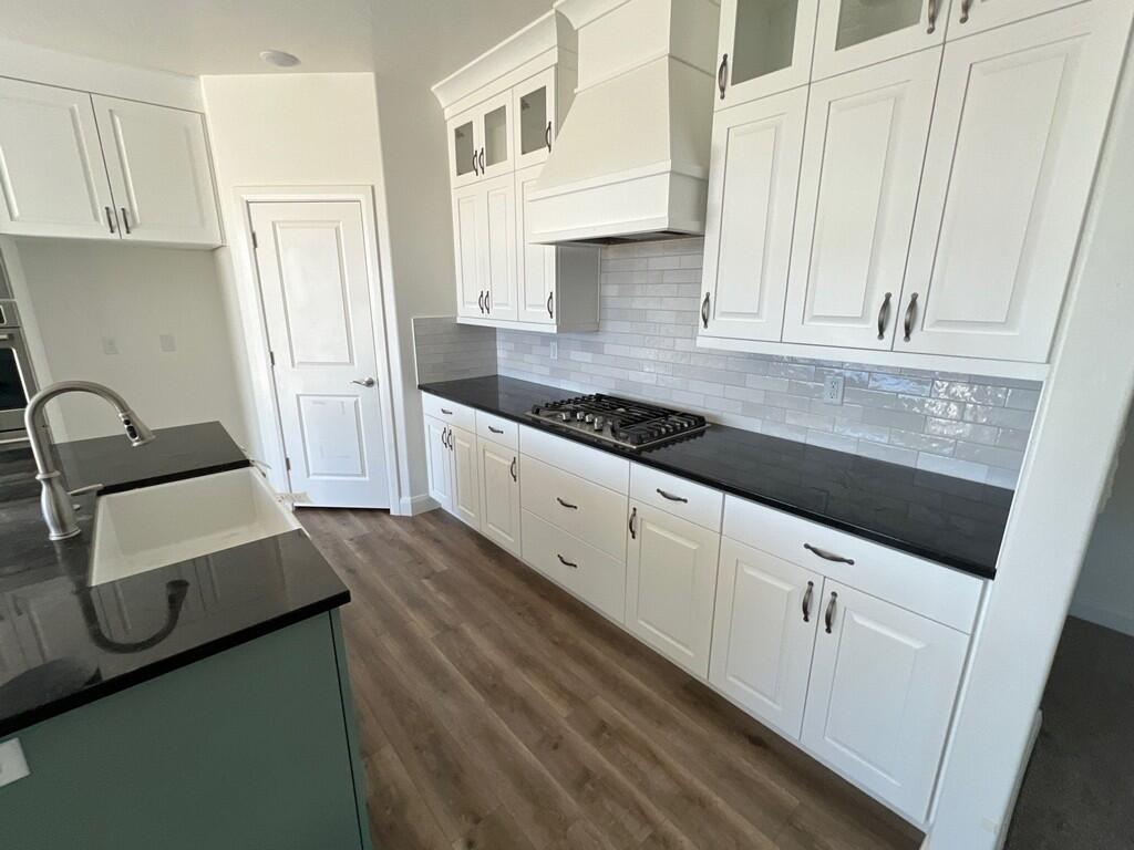 DESERT COLOR COMM - Residential