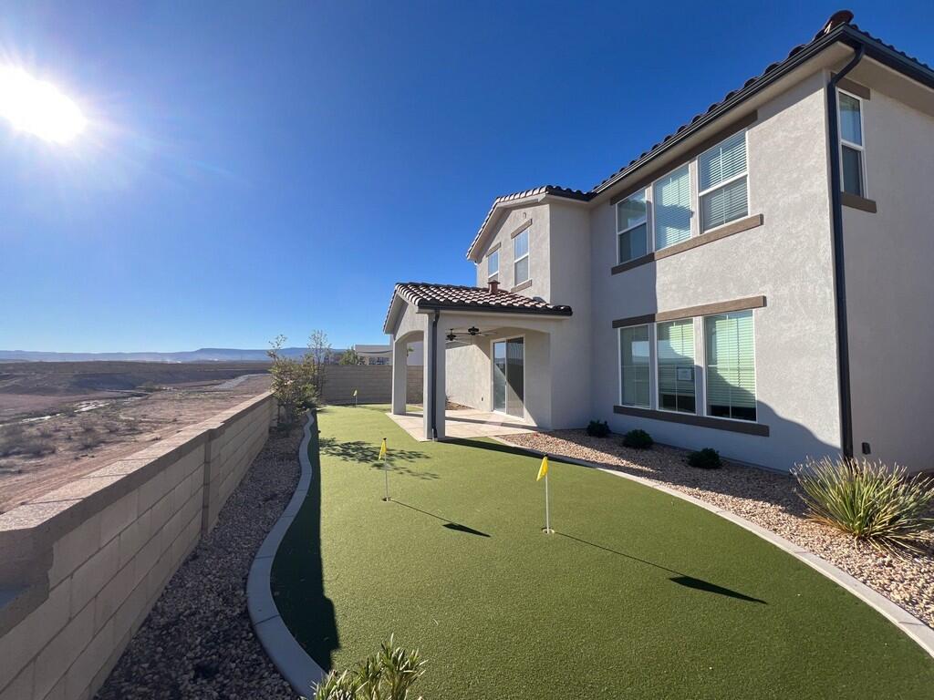 DESERT COLOR COMM - Residential