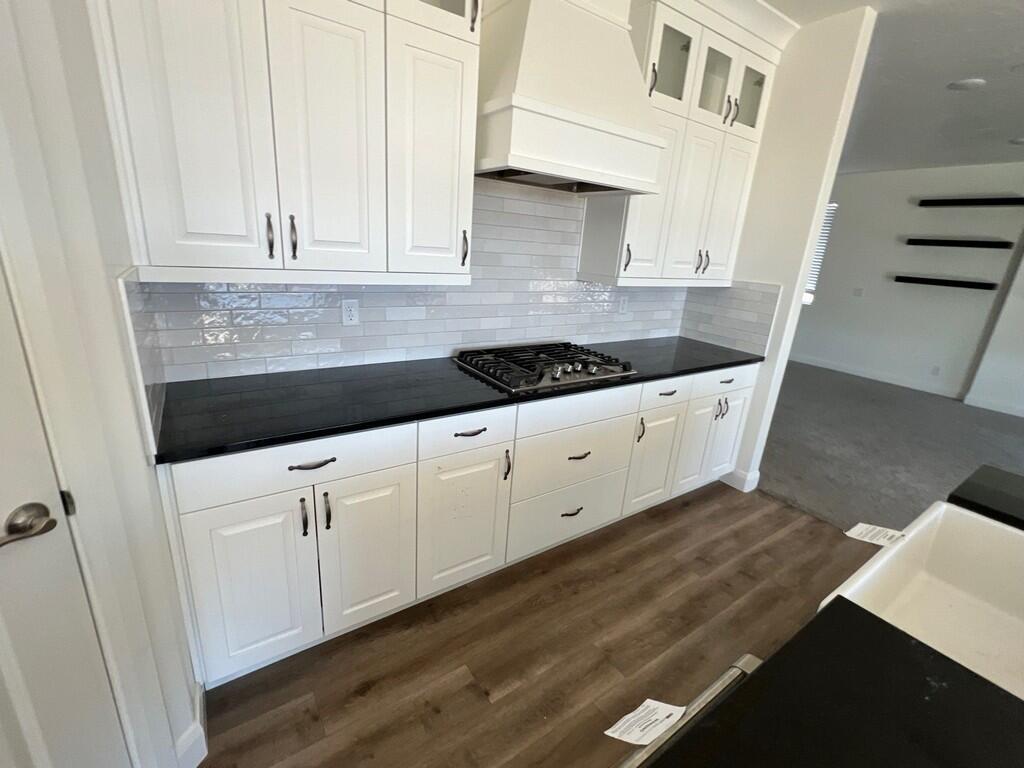 DESERT COLOR COMM - Residential