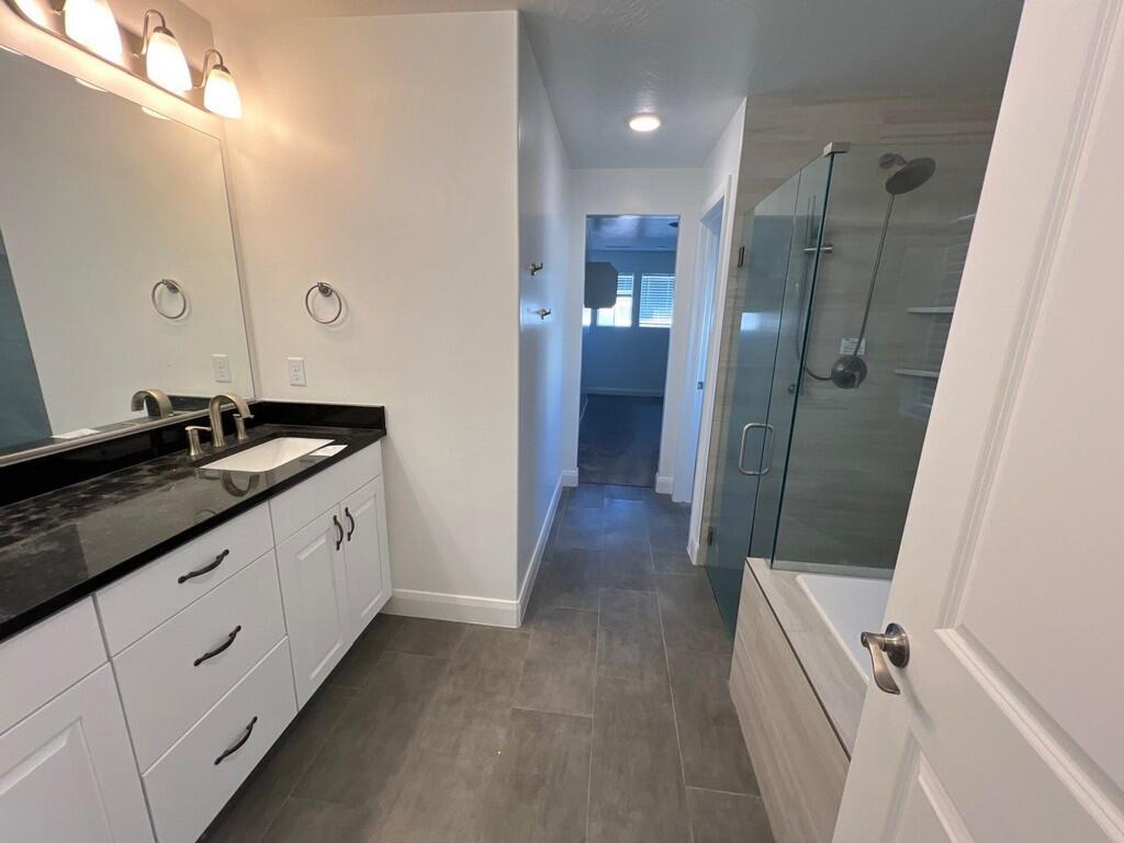 DESERT COLOR COMM - Residential