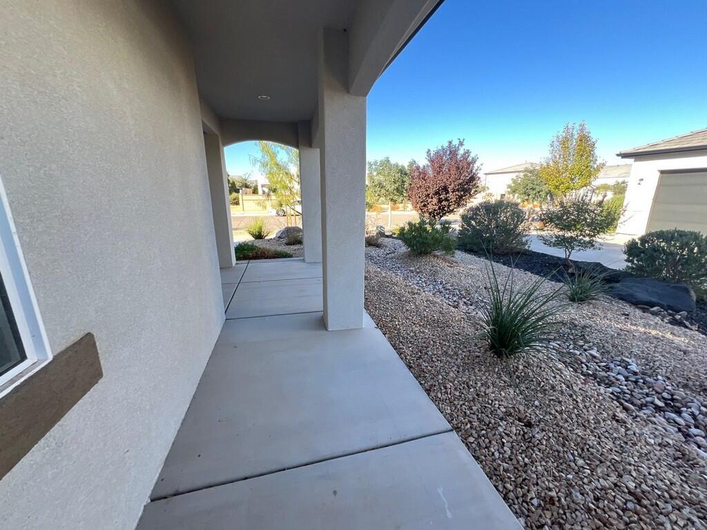 DESERT COLOR COMM - Residential