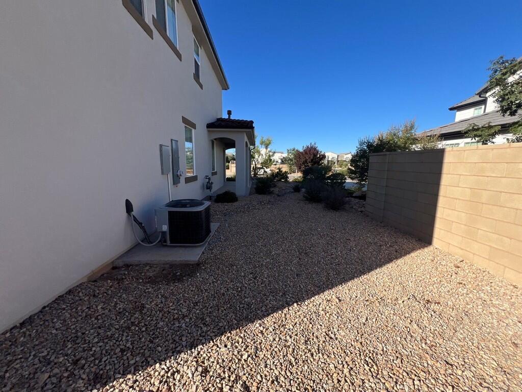 DESERT COLOR COMM - Residential