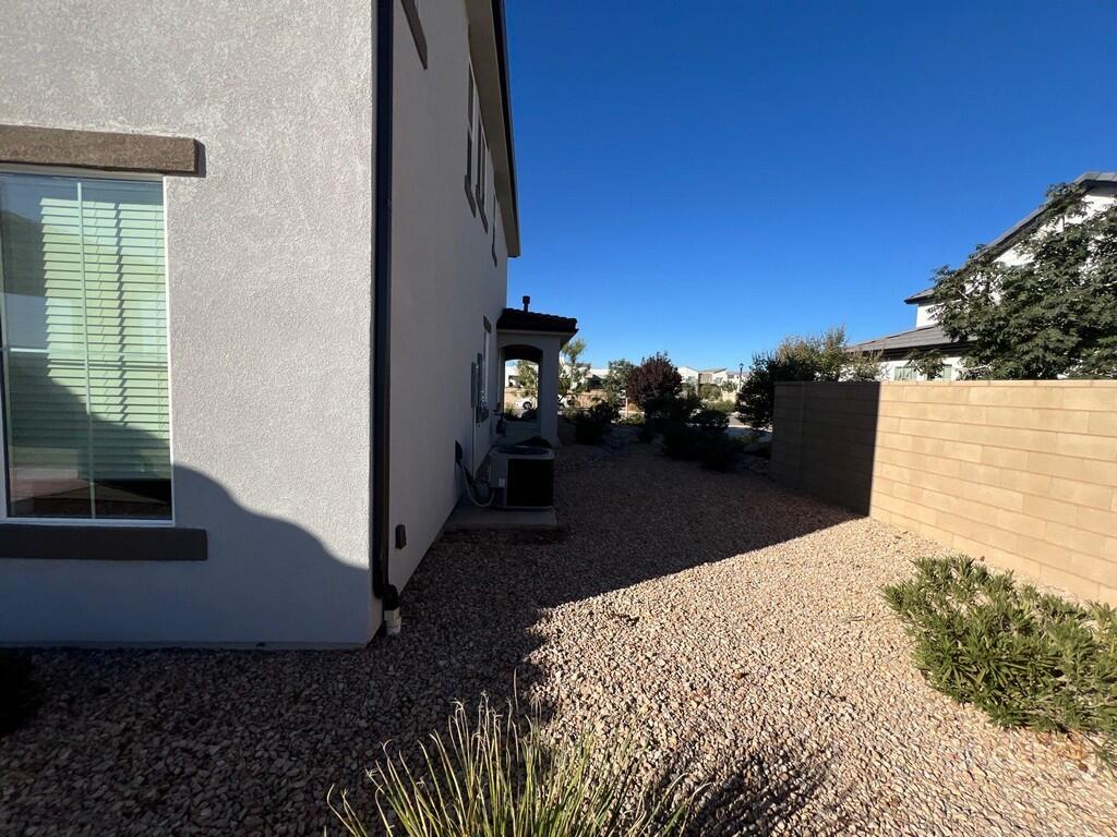 DESERT COLOR COMM - Residential