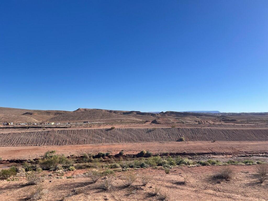 DESERT COLOR COMM - Residential