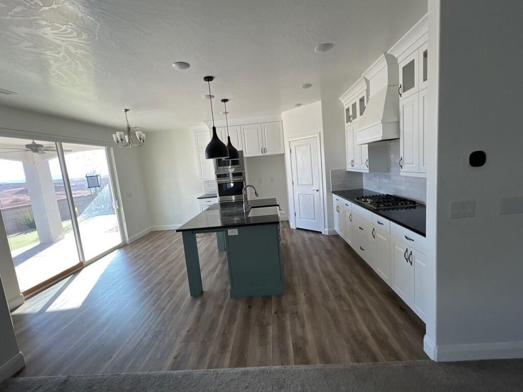 DESERT COLOR COMM - Residential