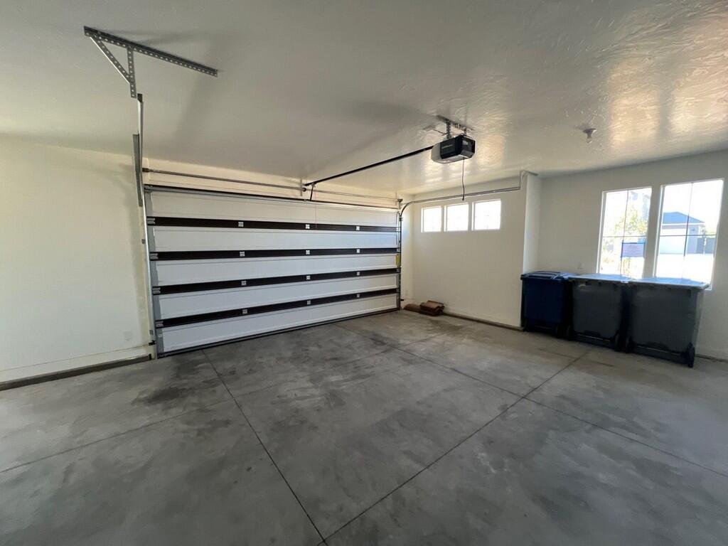 DESERT COLOR COMM - Residential