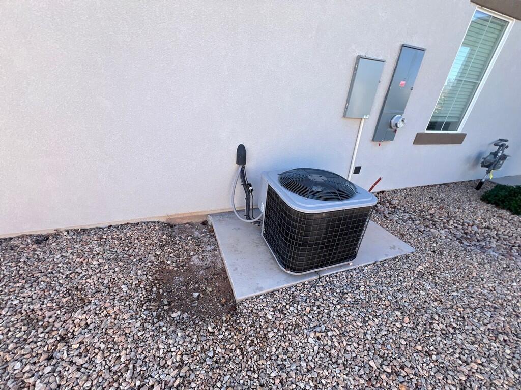 DESERT COLOR COMM - Residential