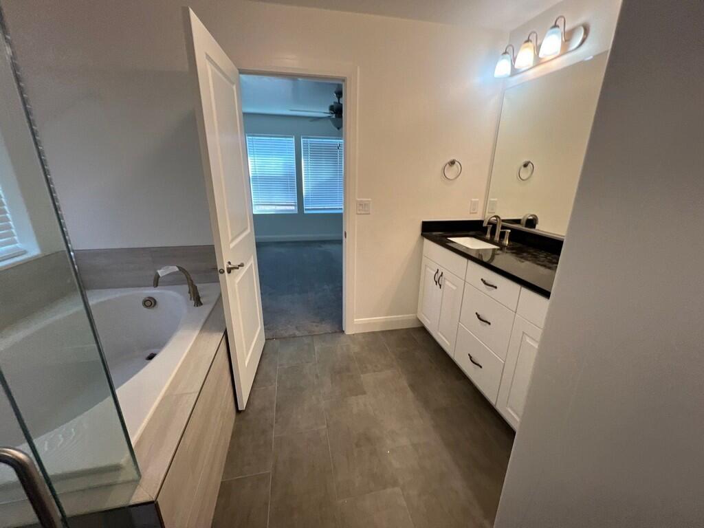 DESERT COLOR COMM - Residential