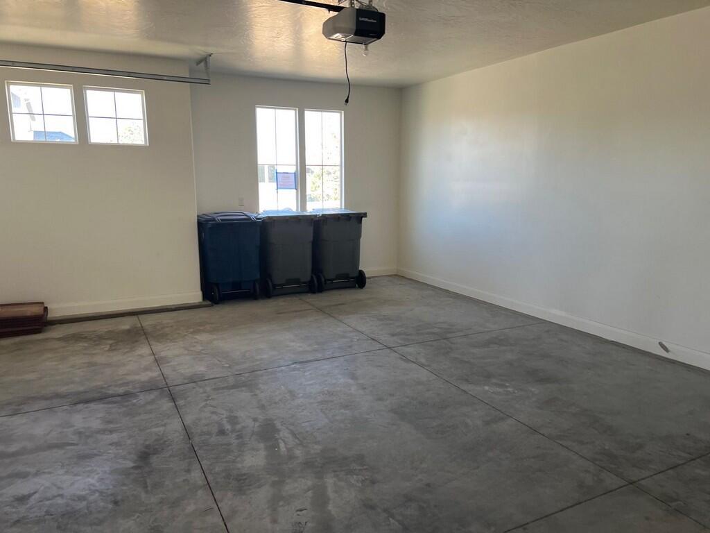 DESERT COLOR COMM - Residential