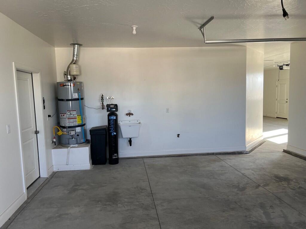 DESERT COLOR COMM - Residential