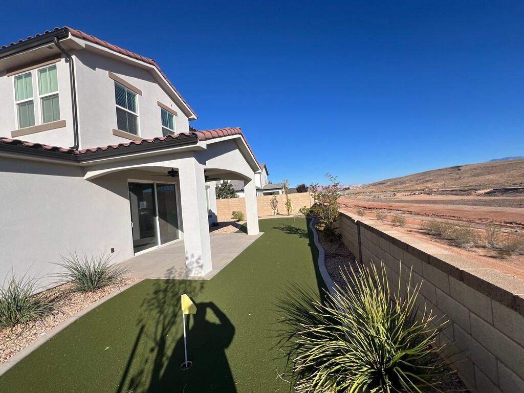 DESERT COLOR COMM - Residential