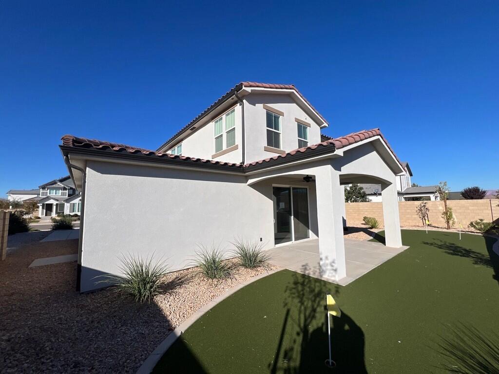 DESERT COLOR COMM - Residential