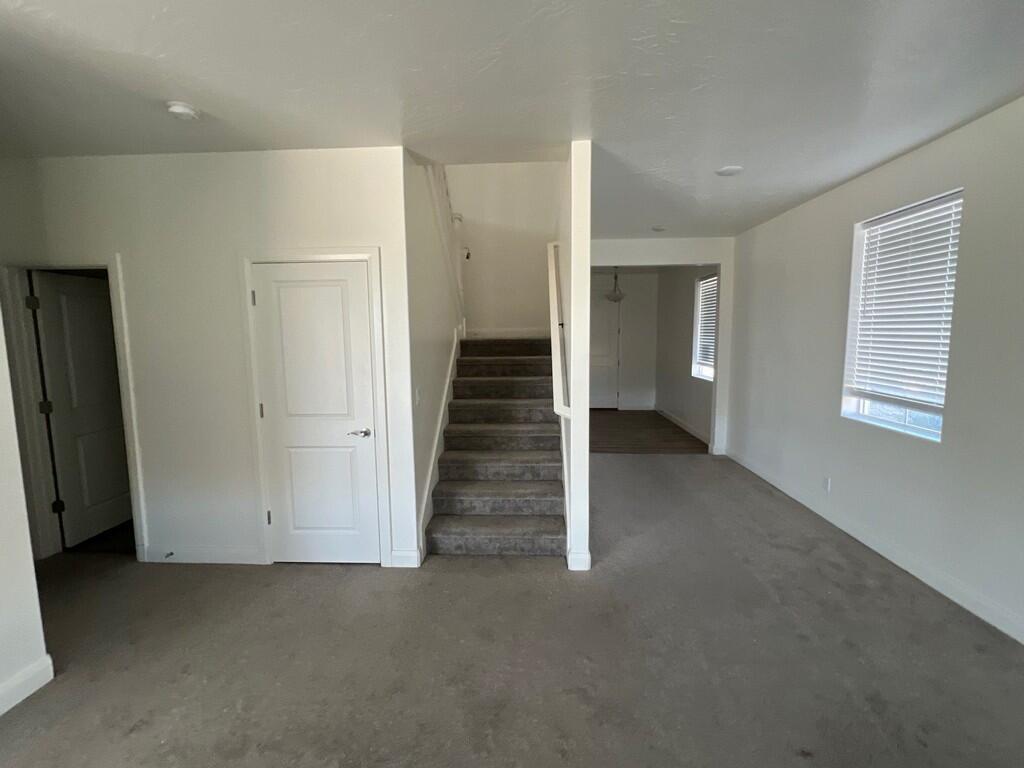 DESERT COLOR COMM - Residential