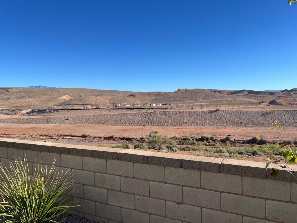 DESERT COLOR COMM - Residential