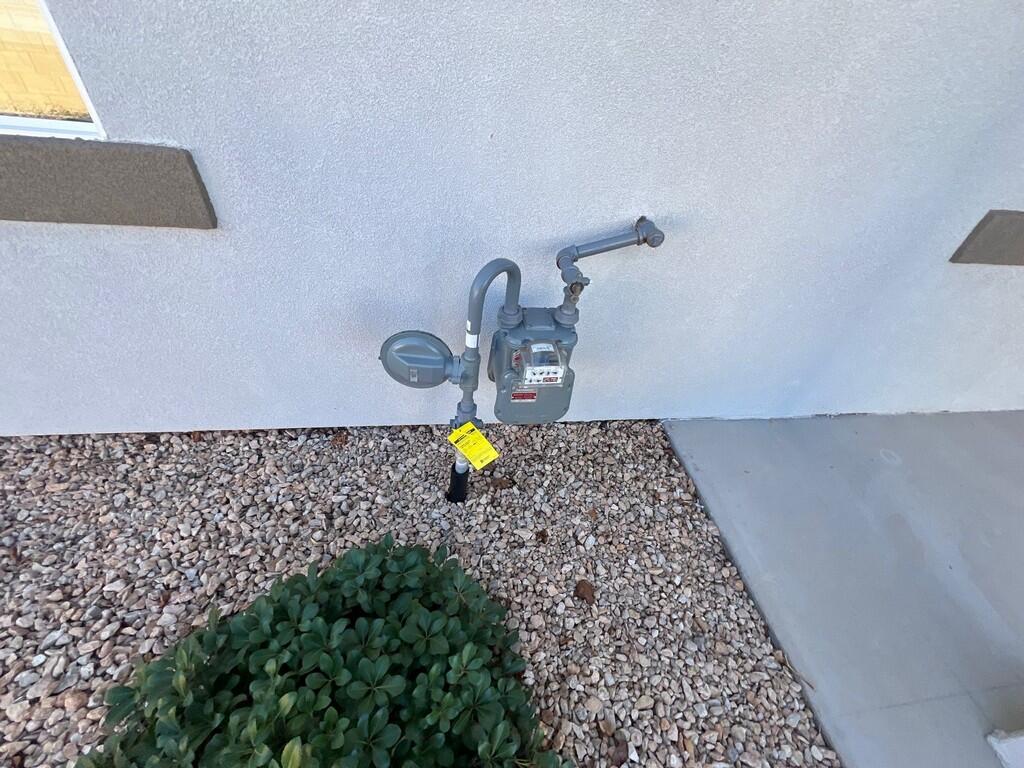 DESERT COLOR COMM - Residential