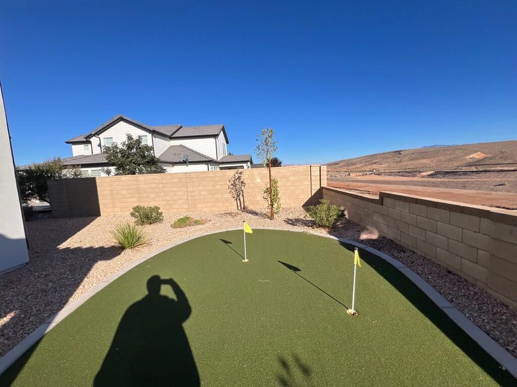 DESERT COLOR COMM - Residential