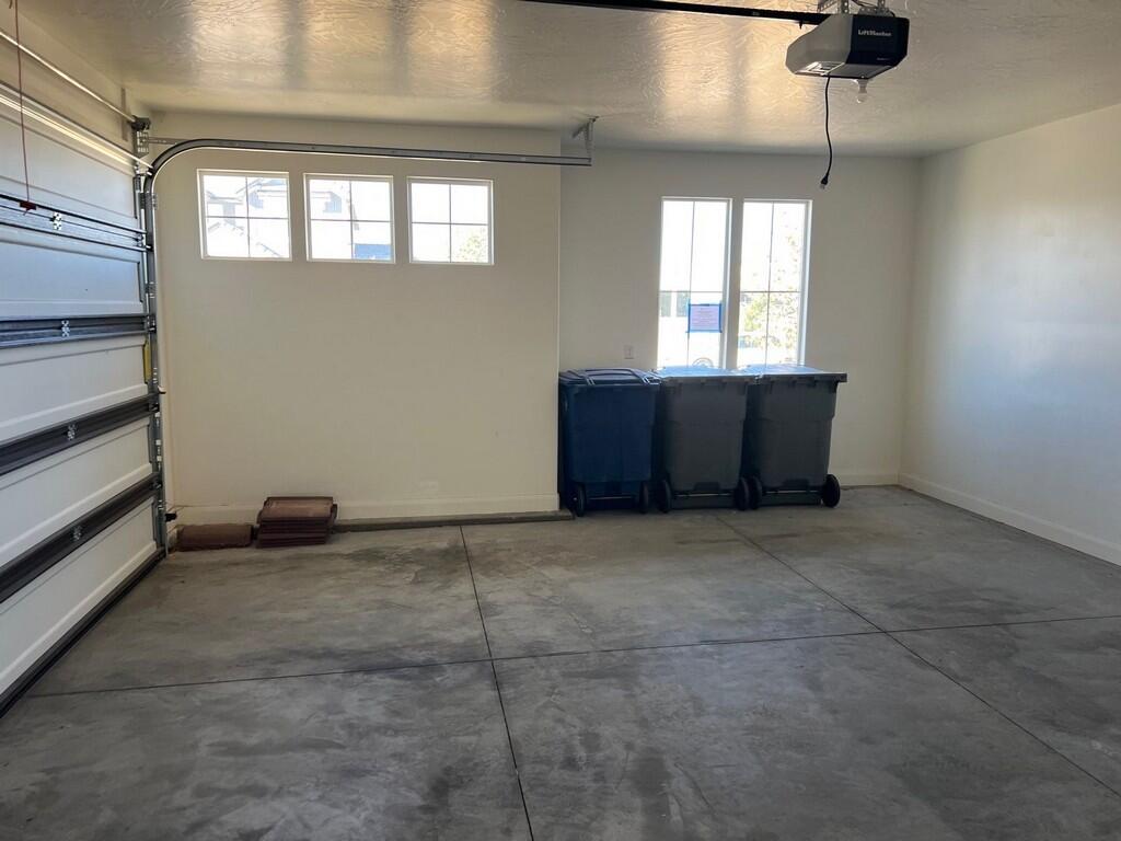 DESERT COLOR COMM - Residential