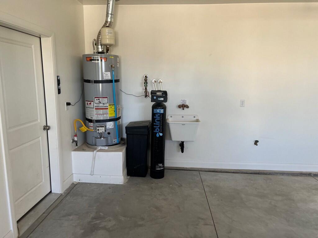 DESERT COLOR COMM - Residential