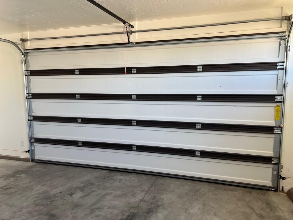 DESERT COLOR COMM - Residential