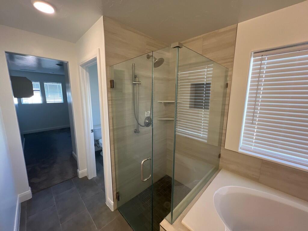 DESERT COLOR COMM - Residential