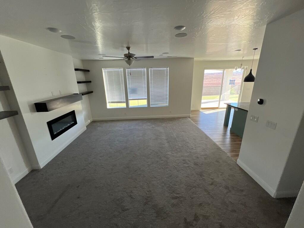 DESERT COLOR COMM - Residential