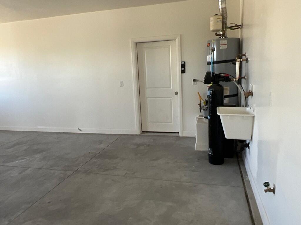 DESERT COLOR COMM - Residential