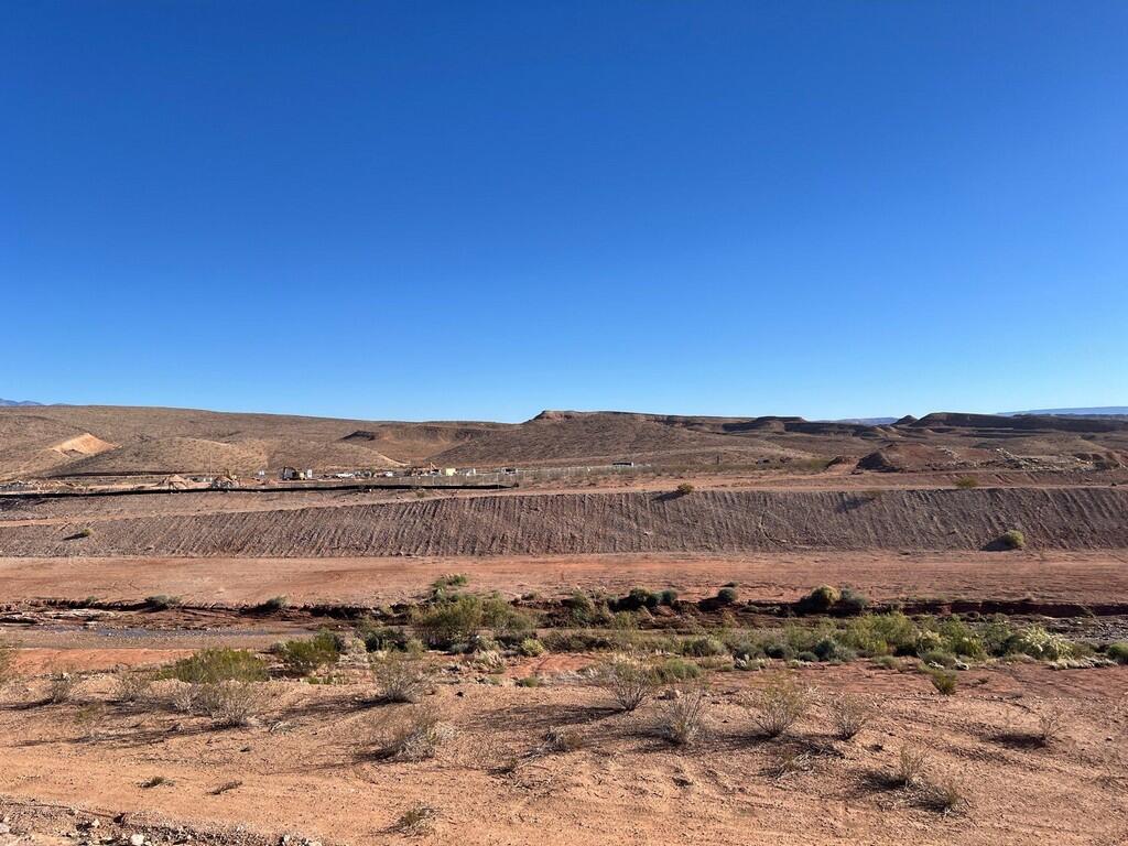 DESERT COLOR COMM - Residential