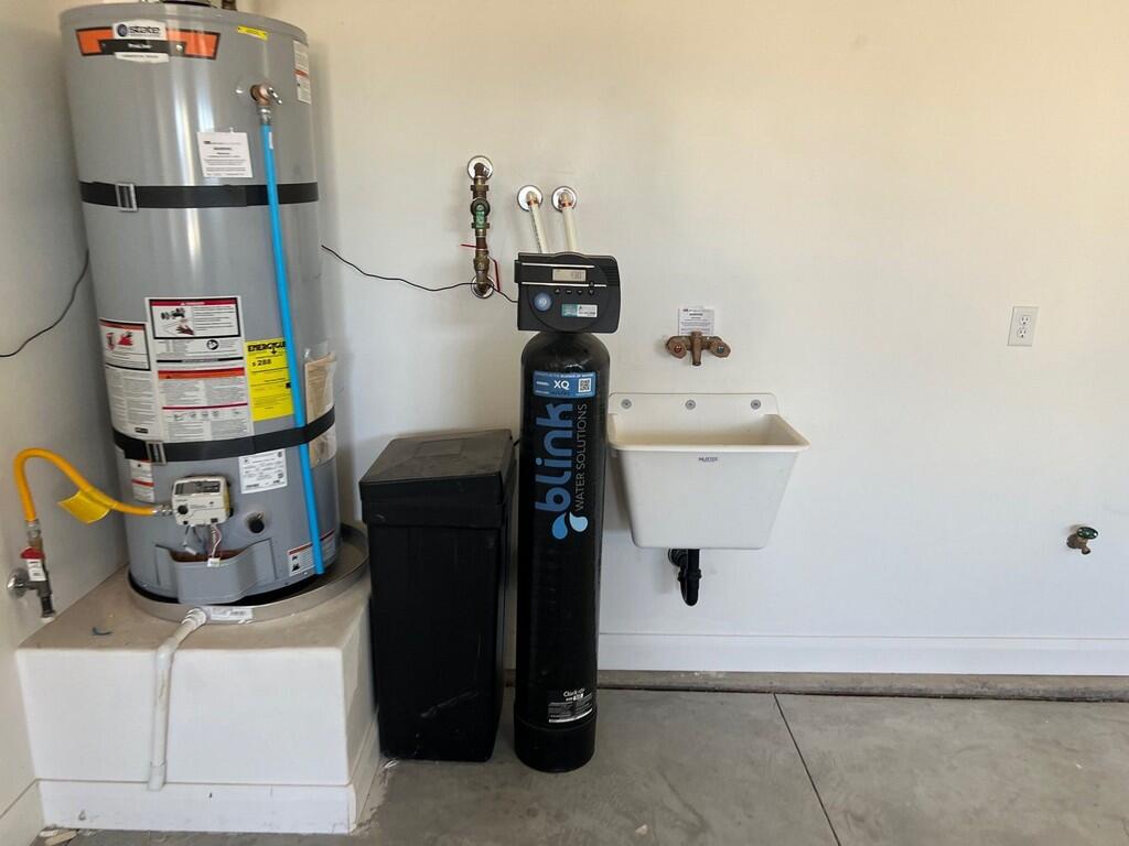 DESERT COLOR COMM - Residential