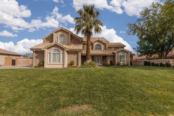 1355 SAINT JAMES LN, SAINT GEORGE, UT 84790 - Image f5a5e3b2c5262228df514f10a5bf5adf/2996215501