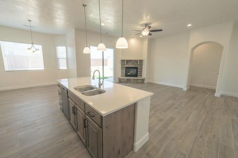 Tiny photo for 3091 W 550 N, Hurricane, UT 84737 (MLS # 25-260649)