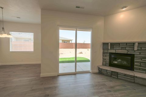 Tiny photo for 3091 W 550 N, Hurricane, UT 84737 (MLS # 25-260649)