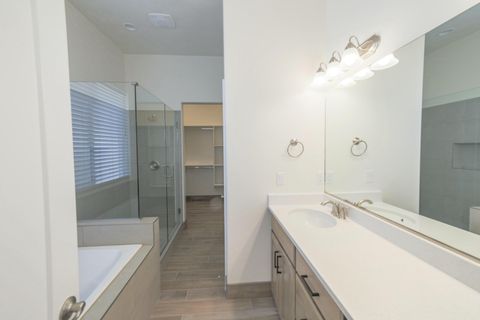 Tiny photo for 3091 W 550 N, Hurricane, UT 84737 (MLS # 25-260649)