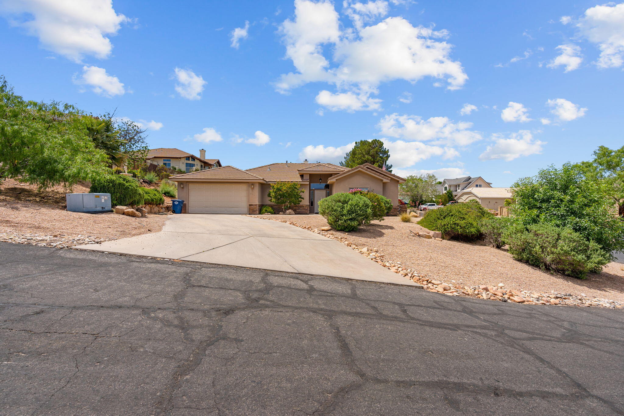 BLOOMINGTON HILLS - Residential