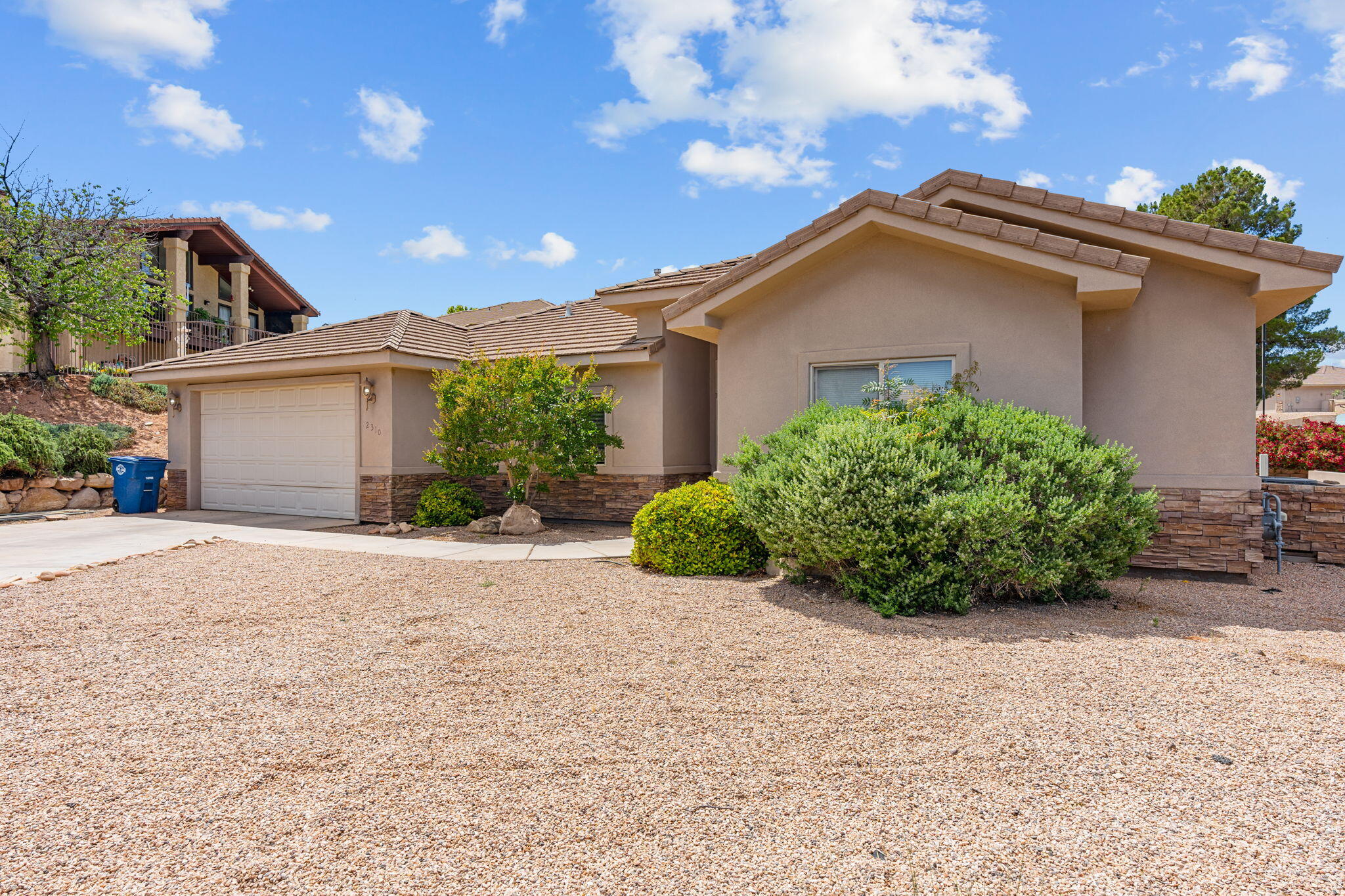 BLOOMINGTON HILLS - Residential