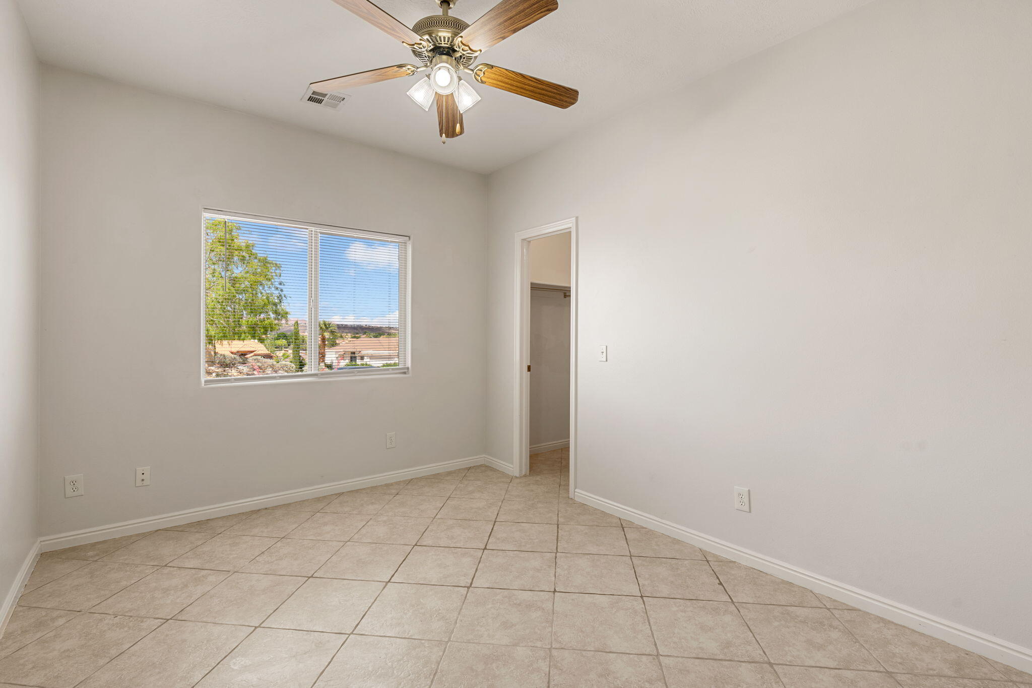 BLOOMINGTON HILLS - Residential
