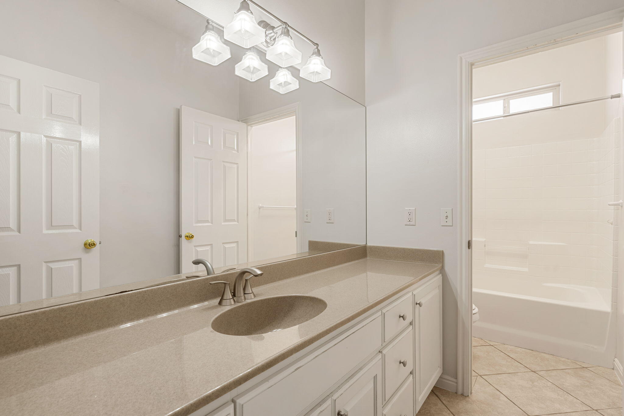 BLOOMINGTON HILLS - Residential