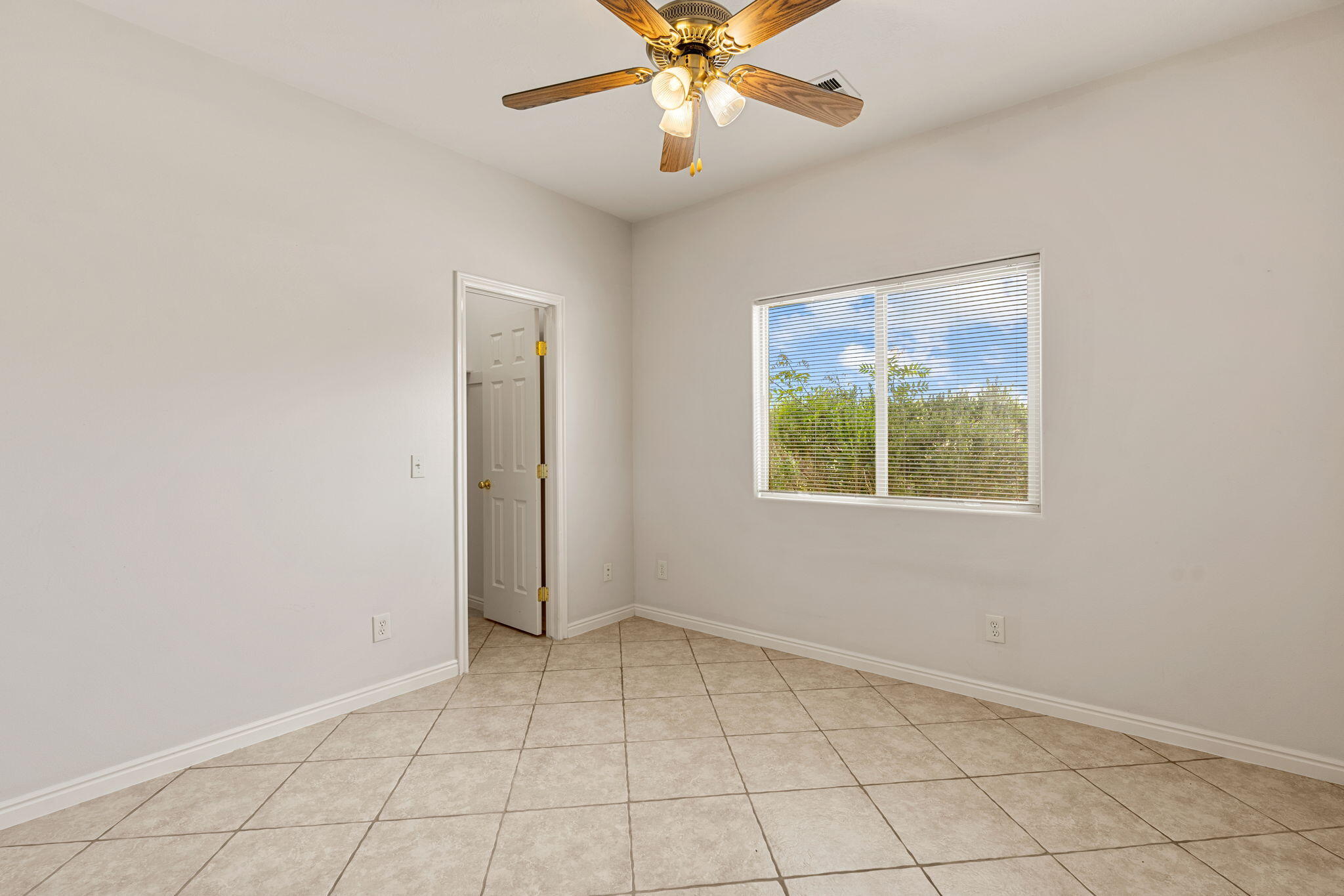 BLOOMINGTON HILLS - Residential