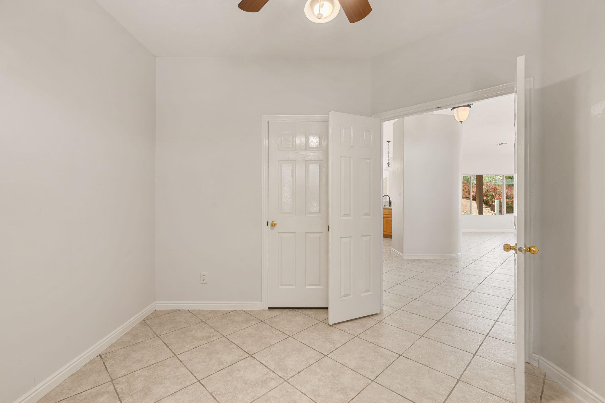 BLOOMINGTON HILLS - Residential