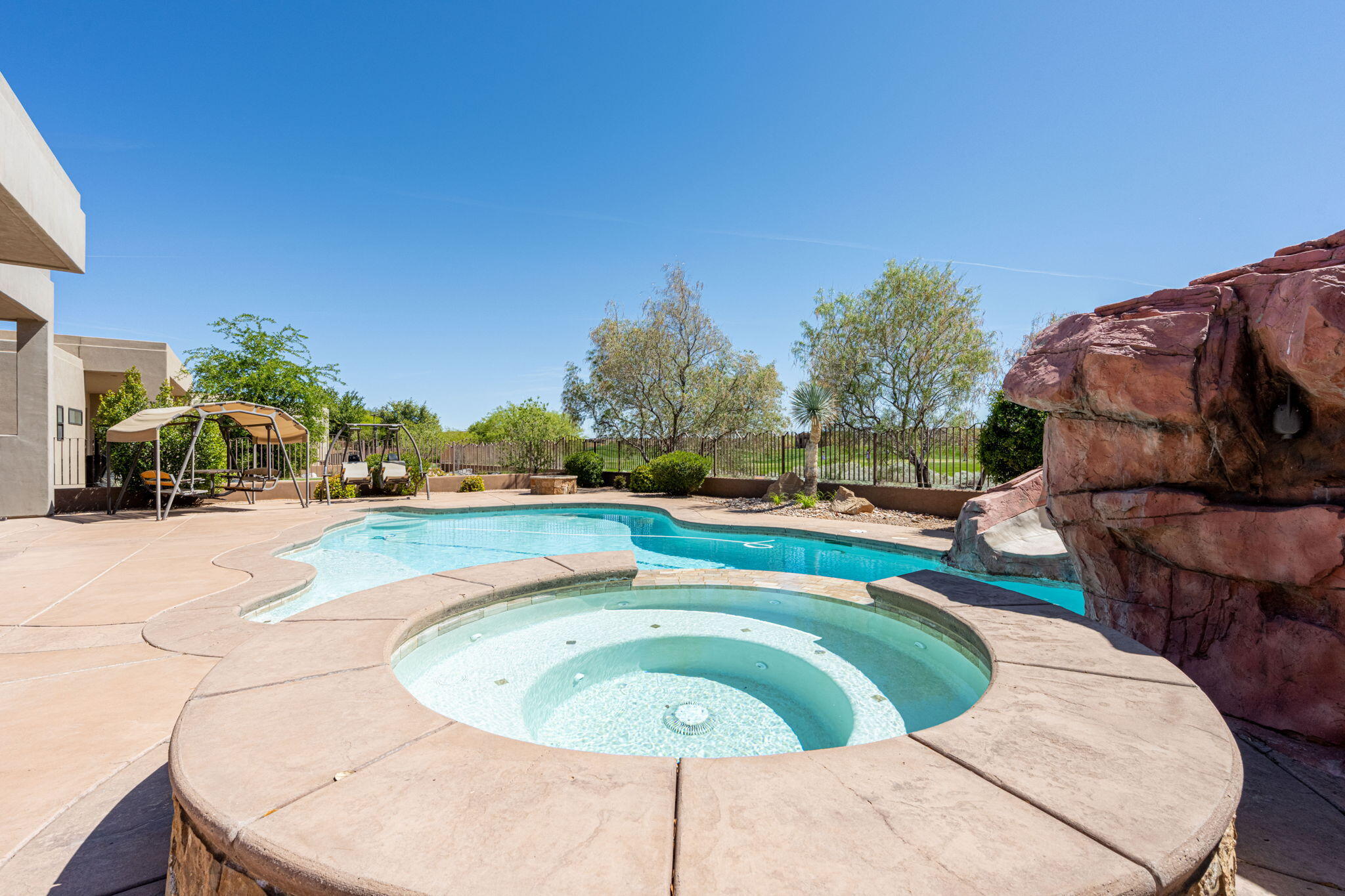 LEDGES OF ST GEORGE - Residential