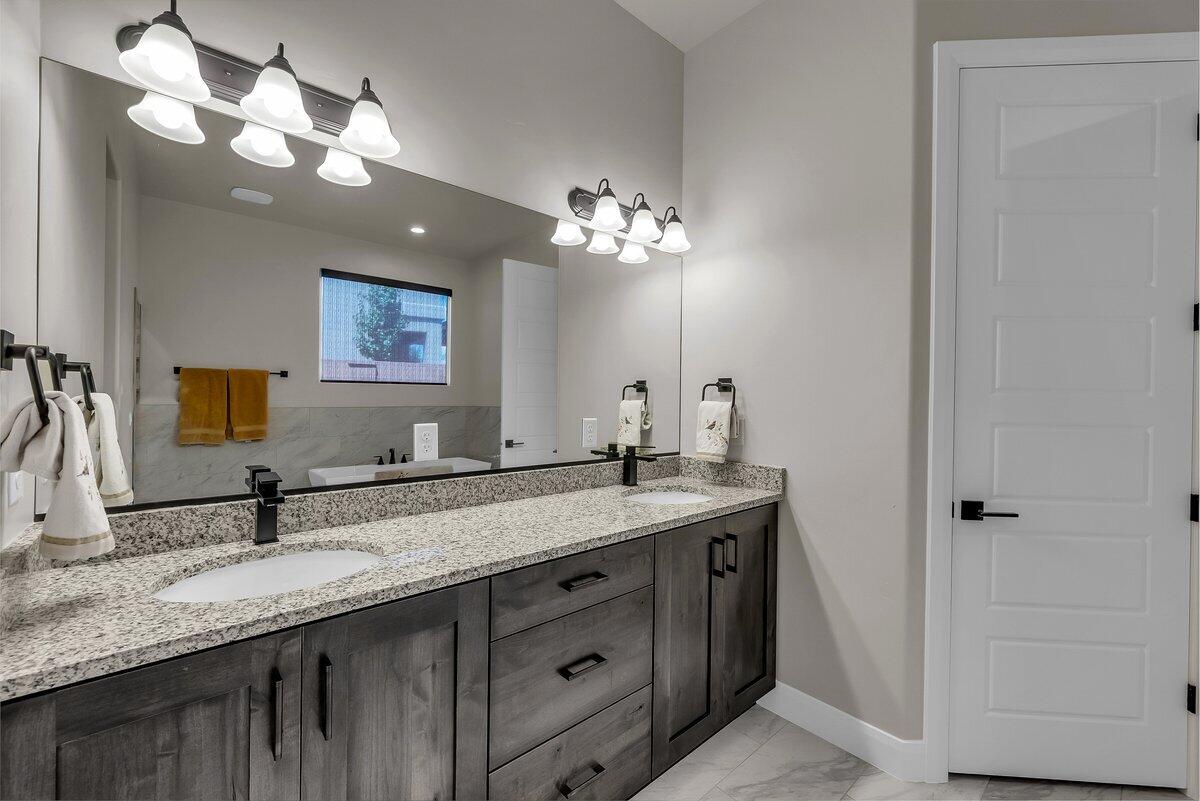 LEDGES OF ST GEORGE WHITE ROCKS - Residential