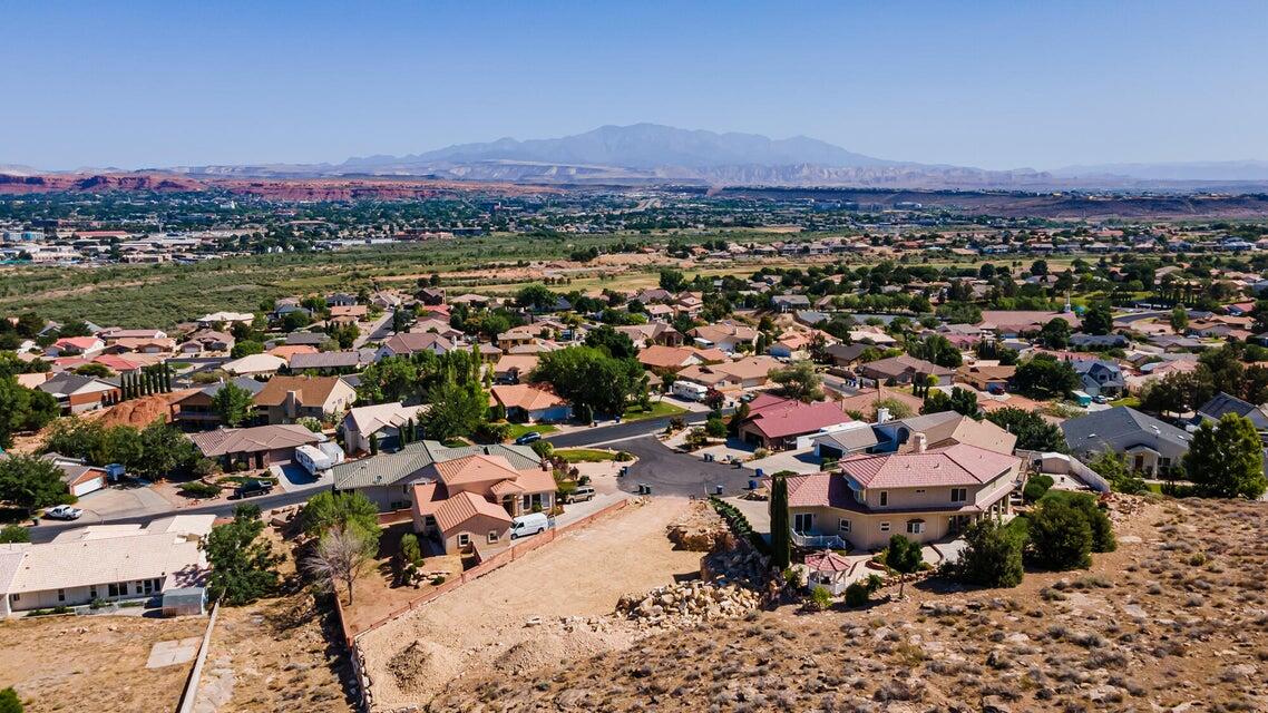 BLOOMINGTON HILLS - Land