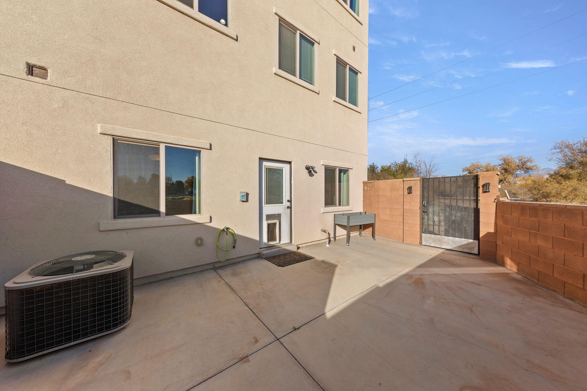 CREEKSIDE TOWNHOMES - Residential