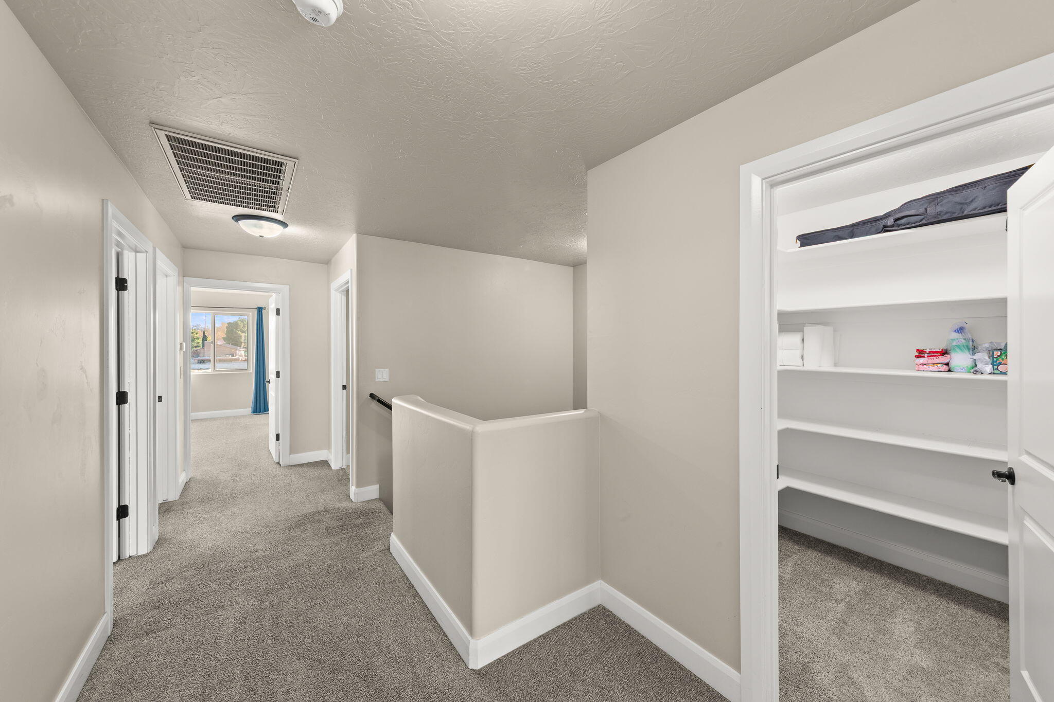 CREEKSIDE TOWNHOMES - Residential