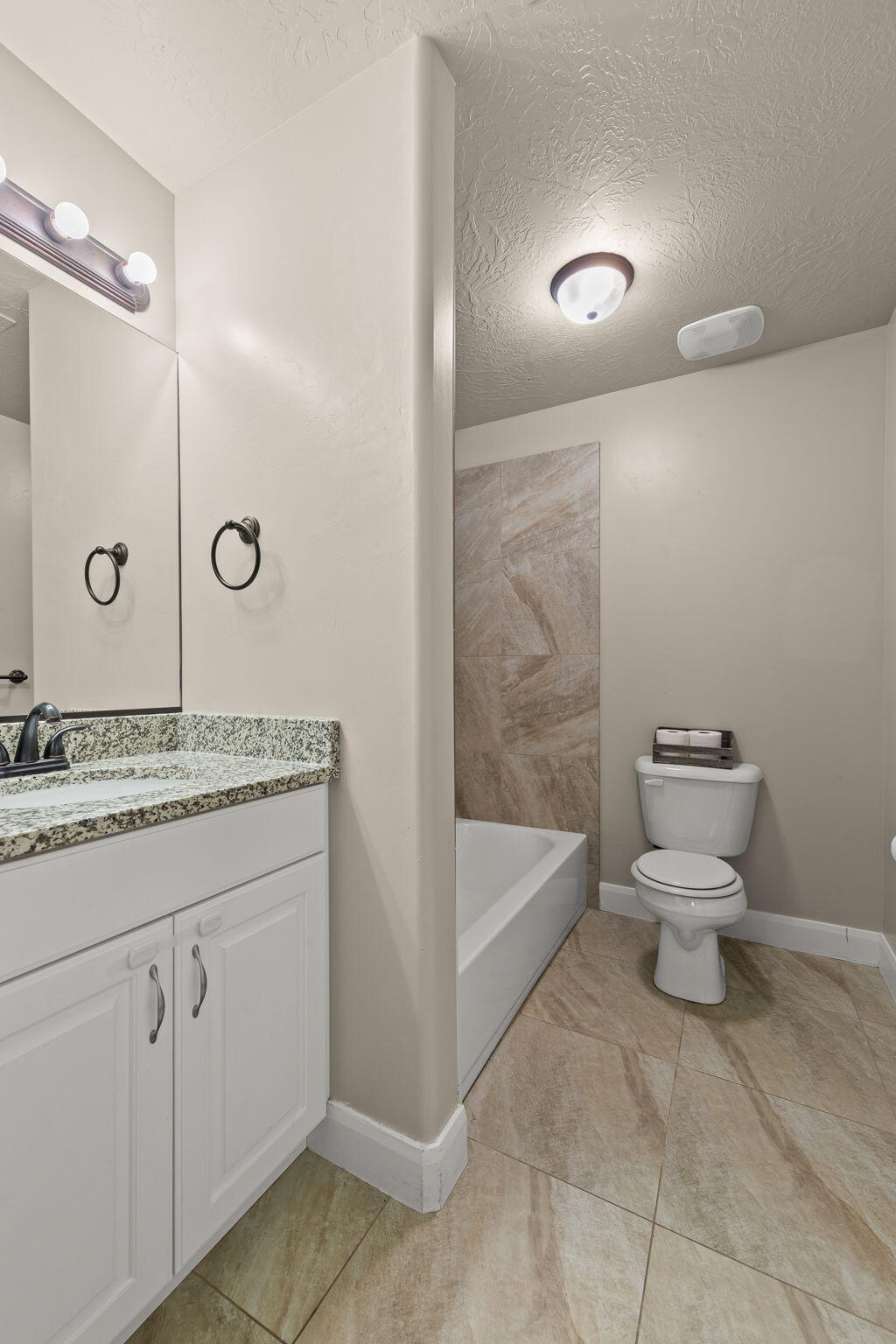 CREEKSIDE TOWNHOMES - Residential