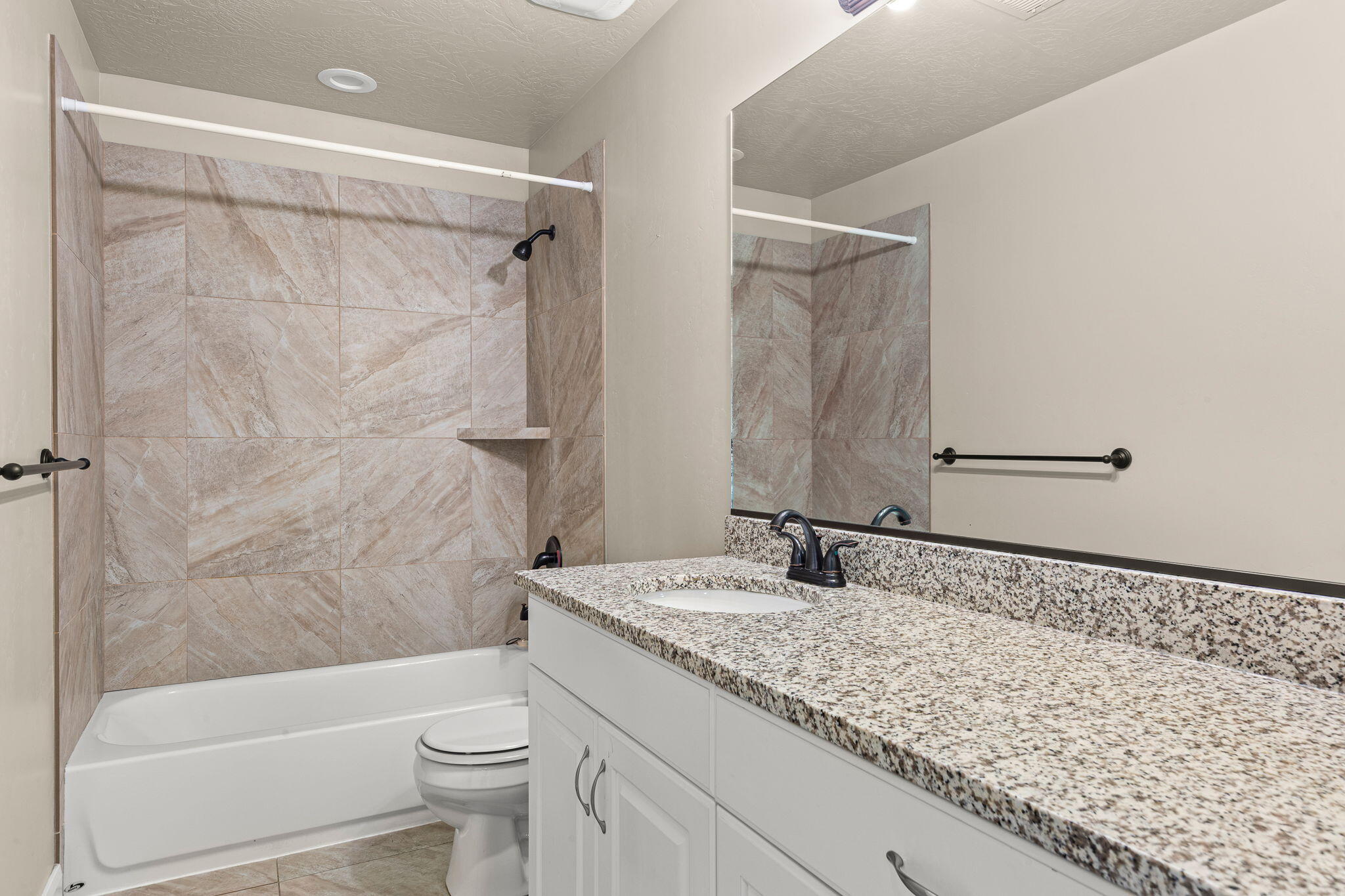 CREEKSIDE TOWNHOMES - Residential