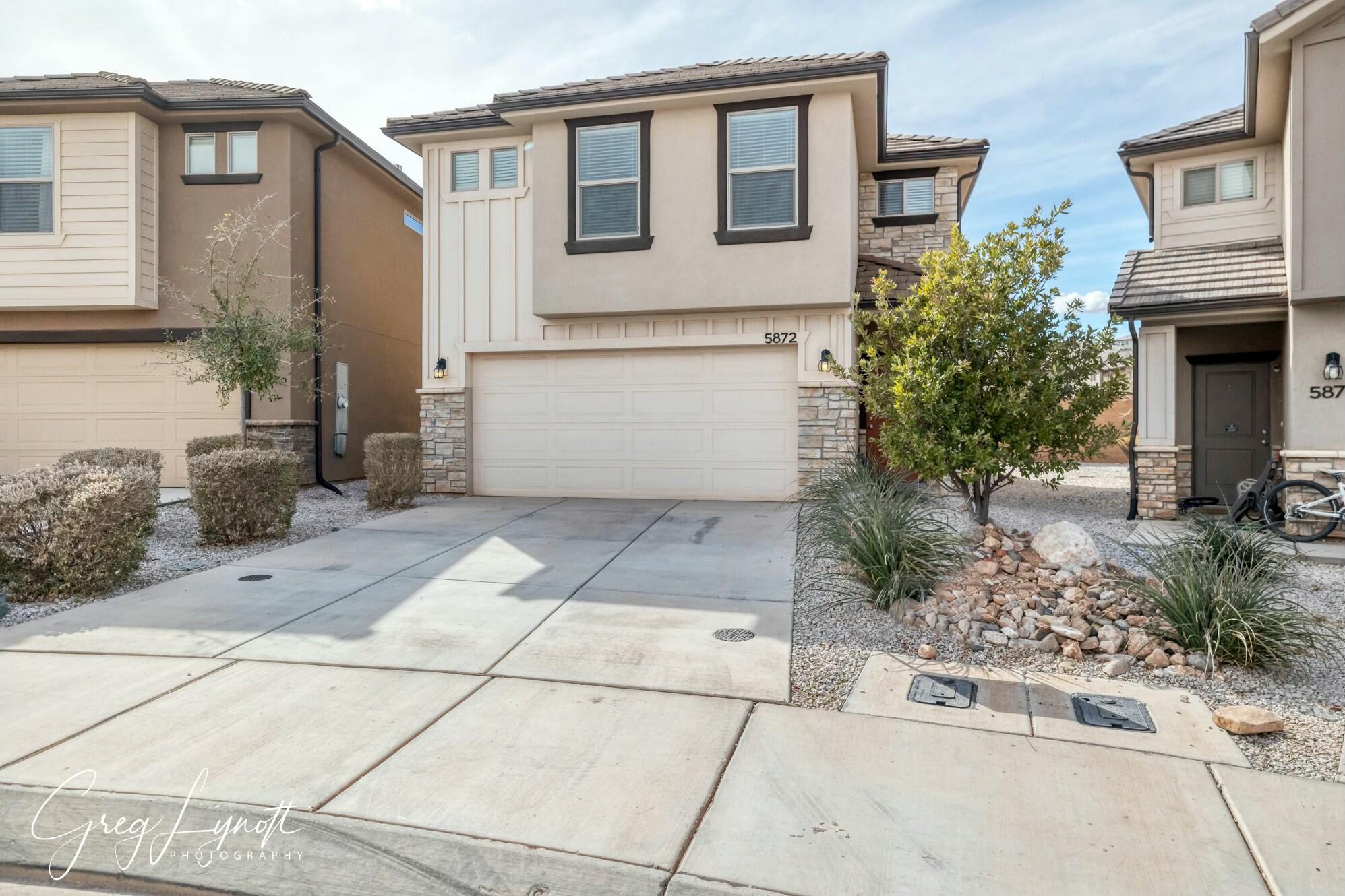 DESERT BLUFF AT DESERT CANYONS TOWNHOMES - Residential