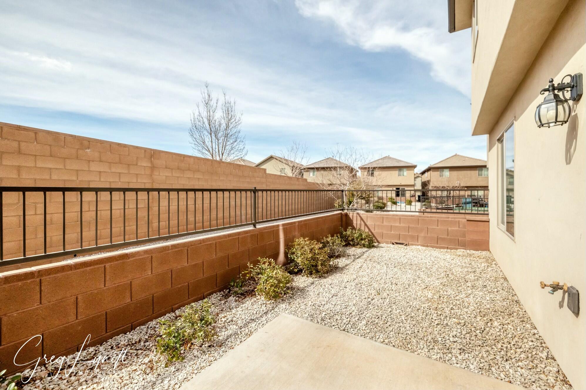 DESERT BLUFF AT DESERT CANYONS TOWNHOMES - Residential