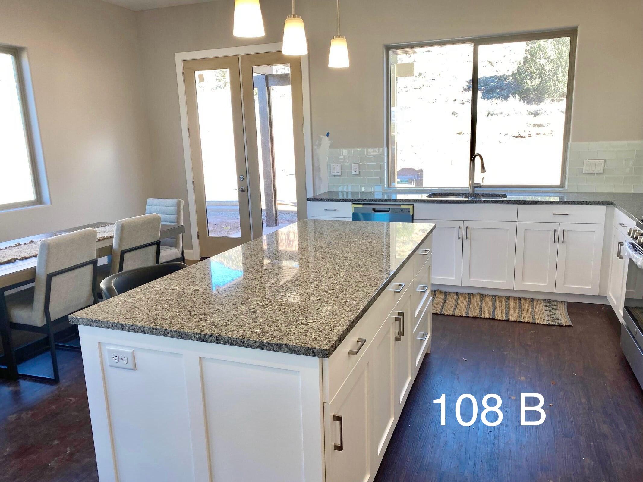 MOENAVE CONDO - Residential