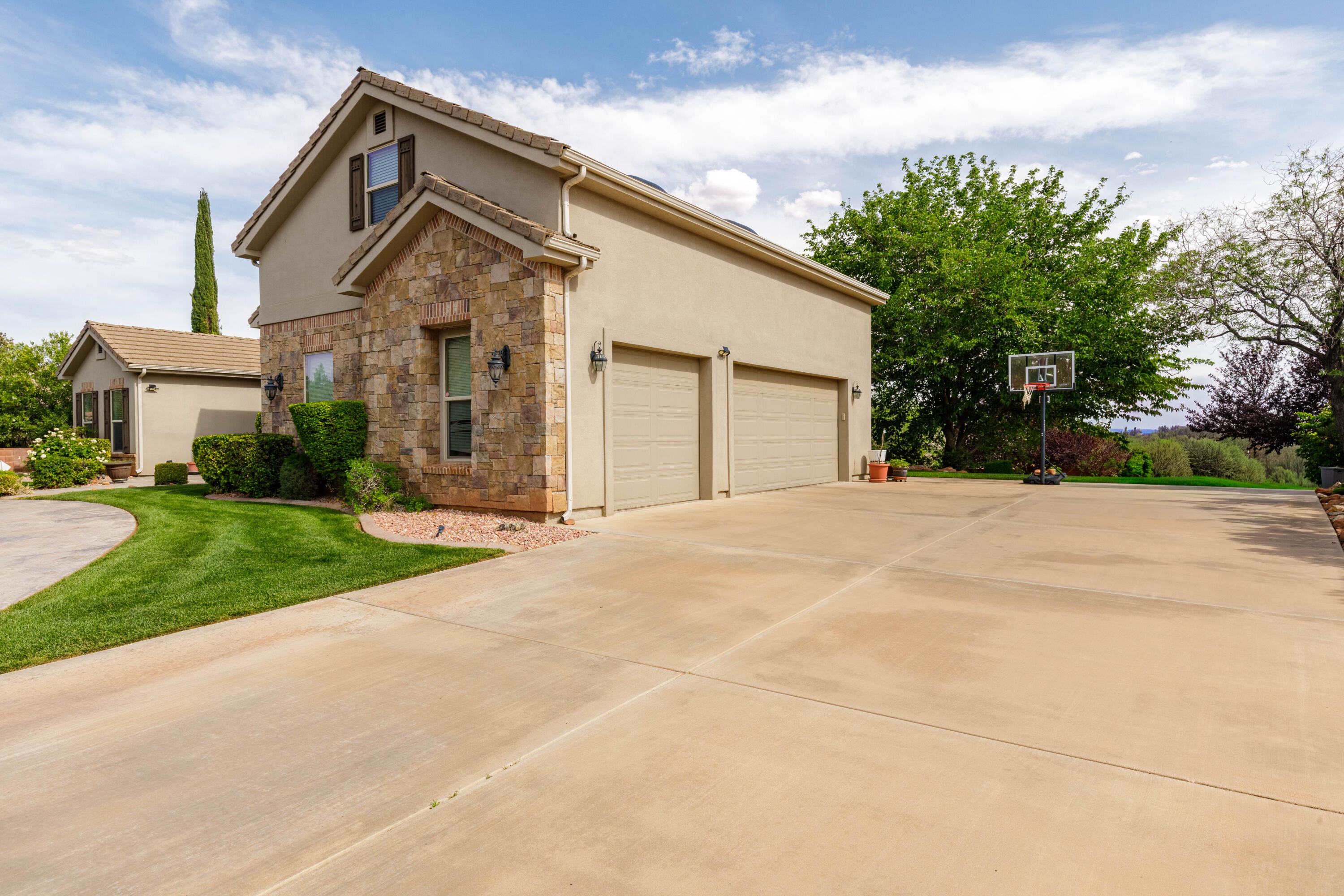 SILVERSTONE AT GREEN SPRINGS - Residential