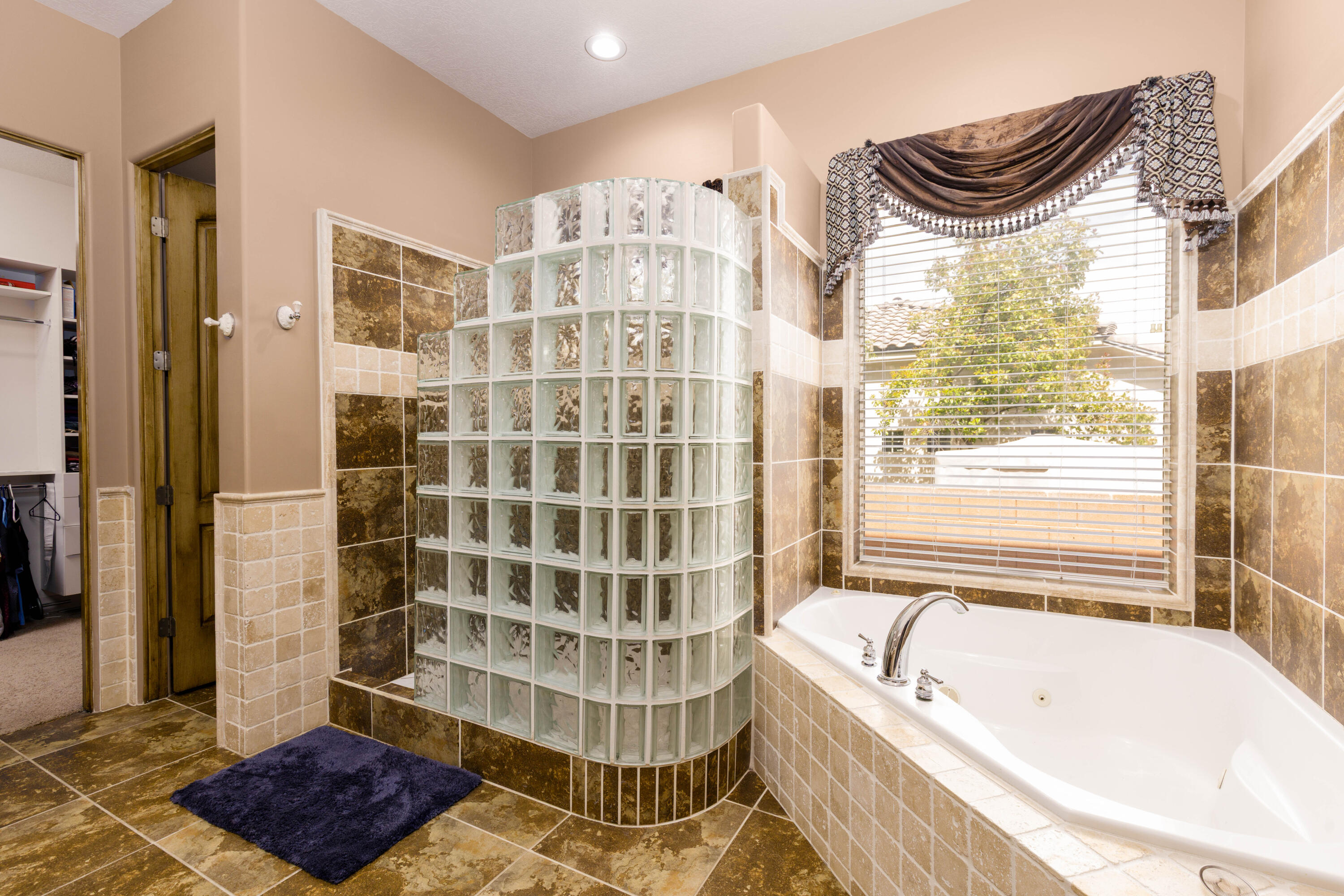 SILVERSTONE AT GREEN SPRINGS - Residential